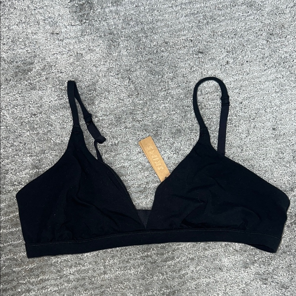 SKIMS Black Wireless Bra Intimates & Sleepwear